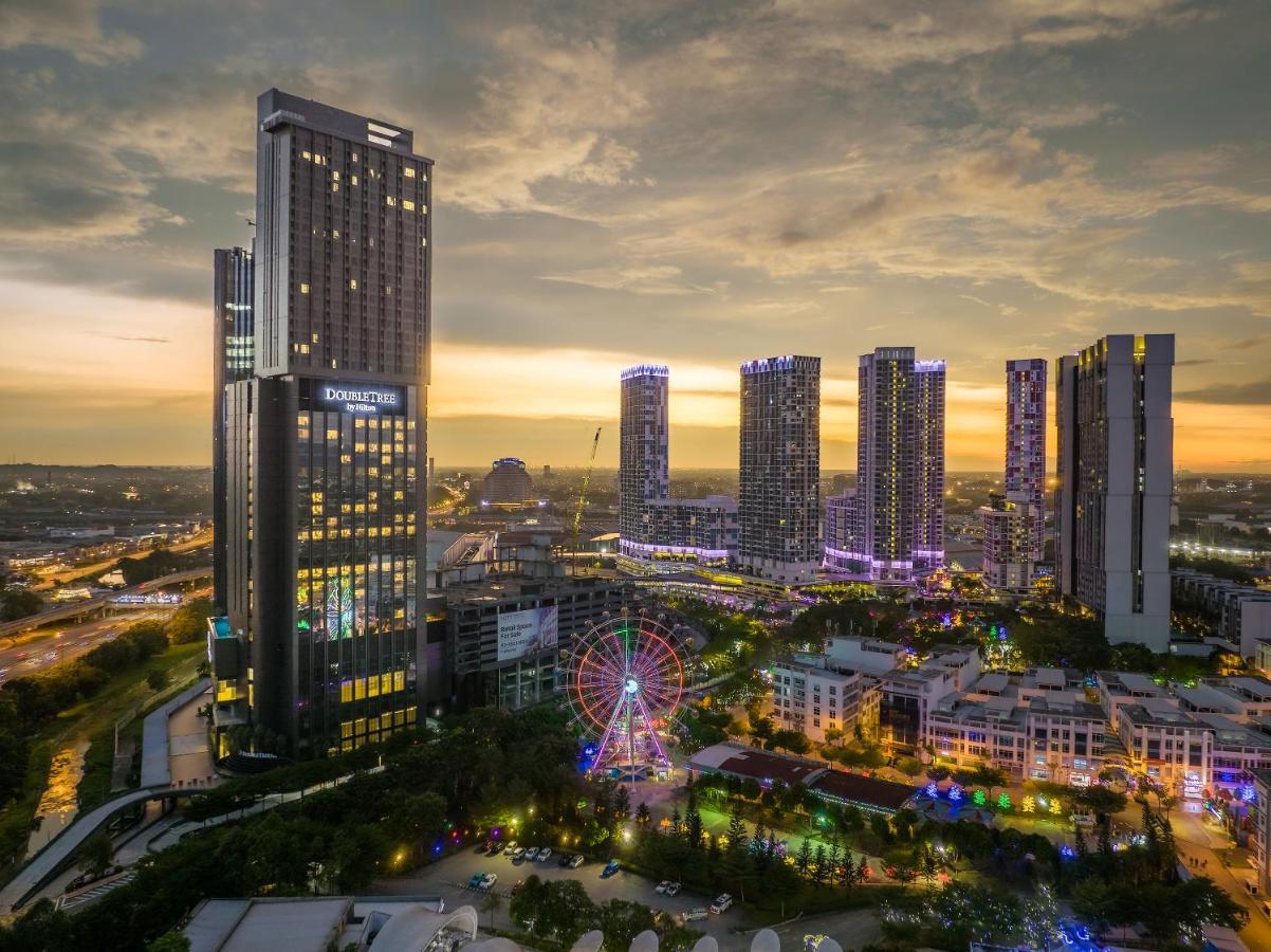Doubletree By Hilton Shah Alam I-City Екстериор снимка Vincom Center