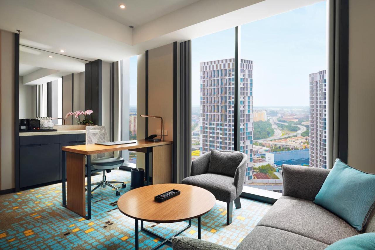 Doubletree By Hilton Shah Alam I-City Екстериор снимка