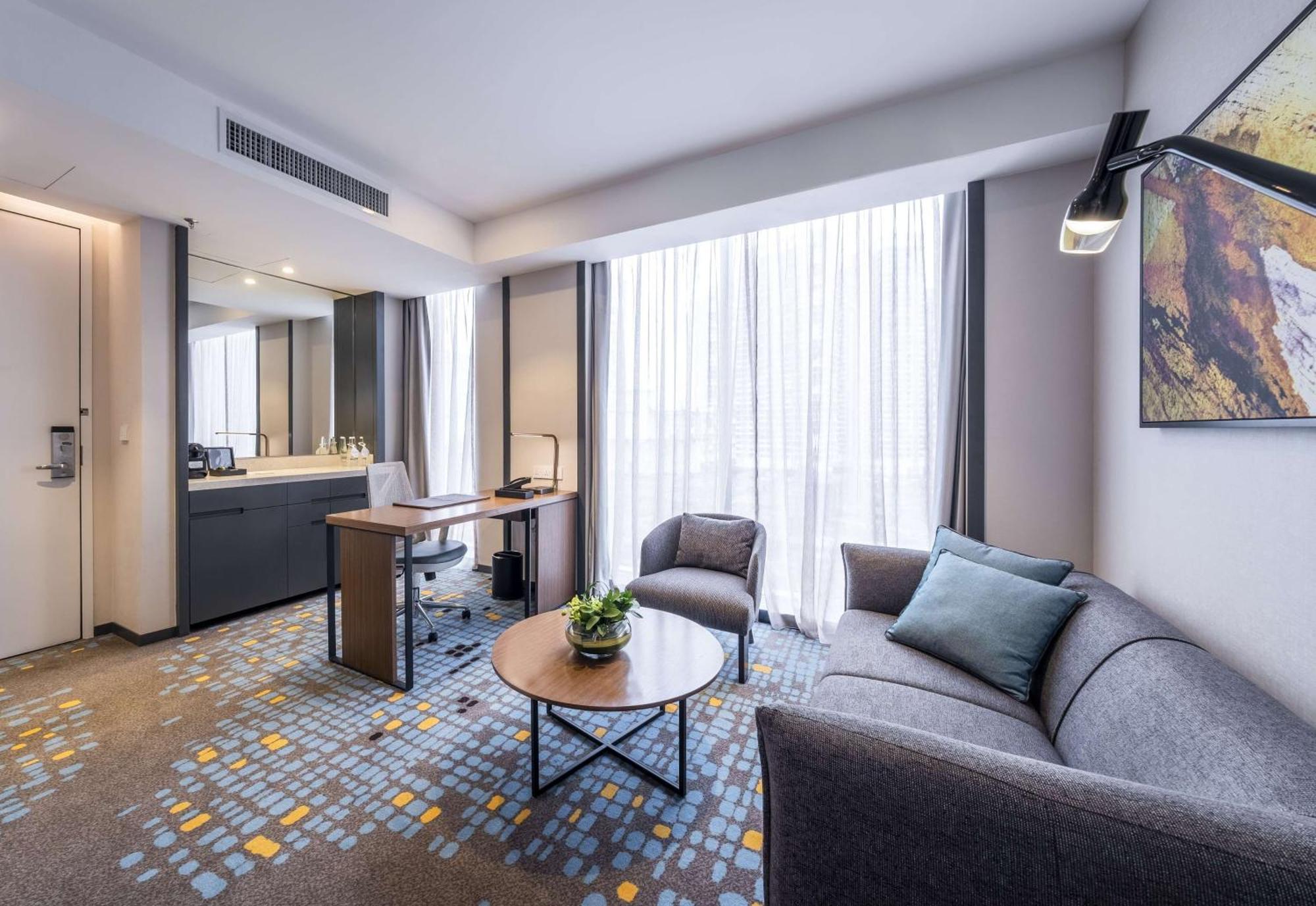 Doubletree By Hilton Shah Alam I-City Екстериор снимка A suite at the hotel