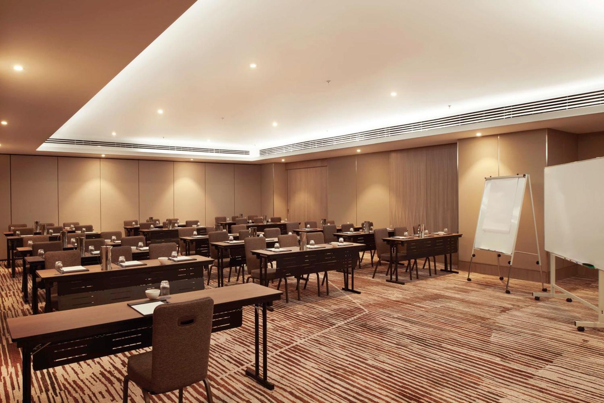Doubletree By Hilton Shah Alam I-City Екстериор снимка Meeting room